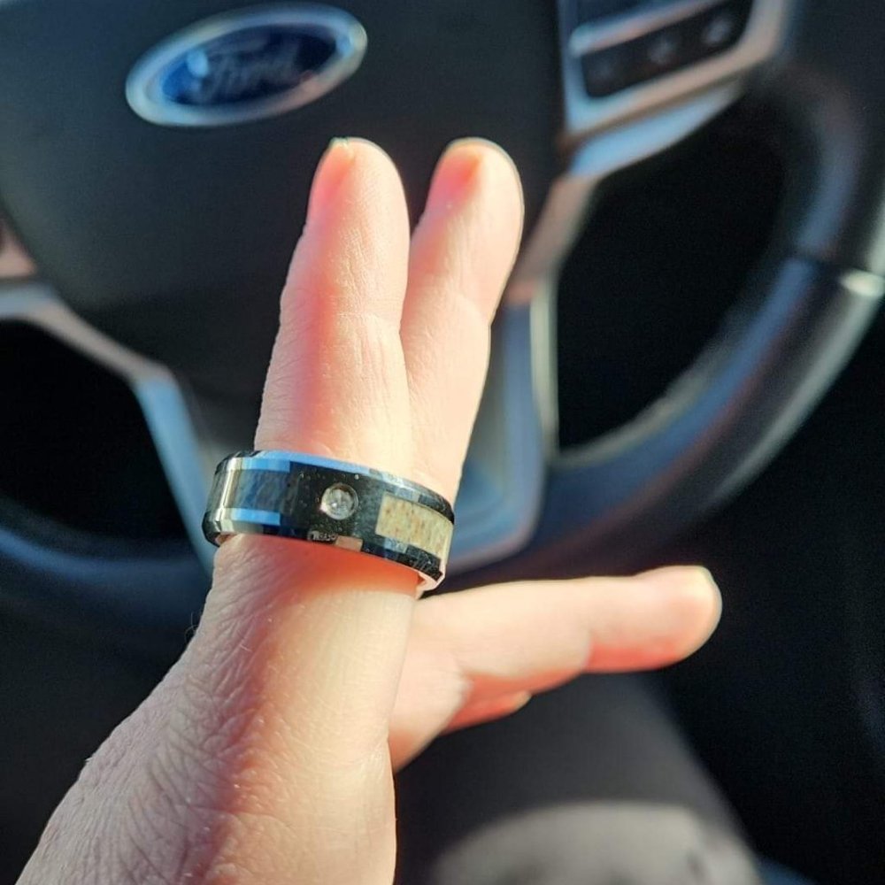 New men's wedding ring